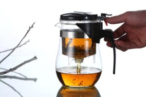 Слив готового чая