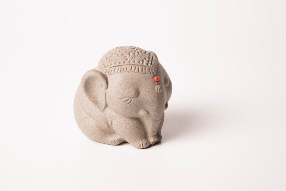 Чайная фигурка из исинской глины Бай Ни