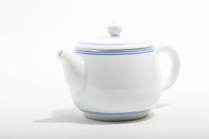 Фарфоровый чайник, 200 мл.