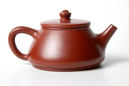 Чайник из исинской глины Хун Ни, 145 мл.