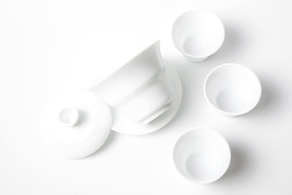 Фарфоровый чайный сервиз, 4 предмета