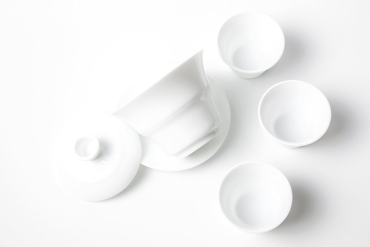 Фарфоровый чайный сервиз, 4 предмета