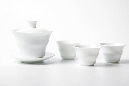 Фарфоровый чайный сервиз, 4 предмета