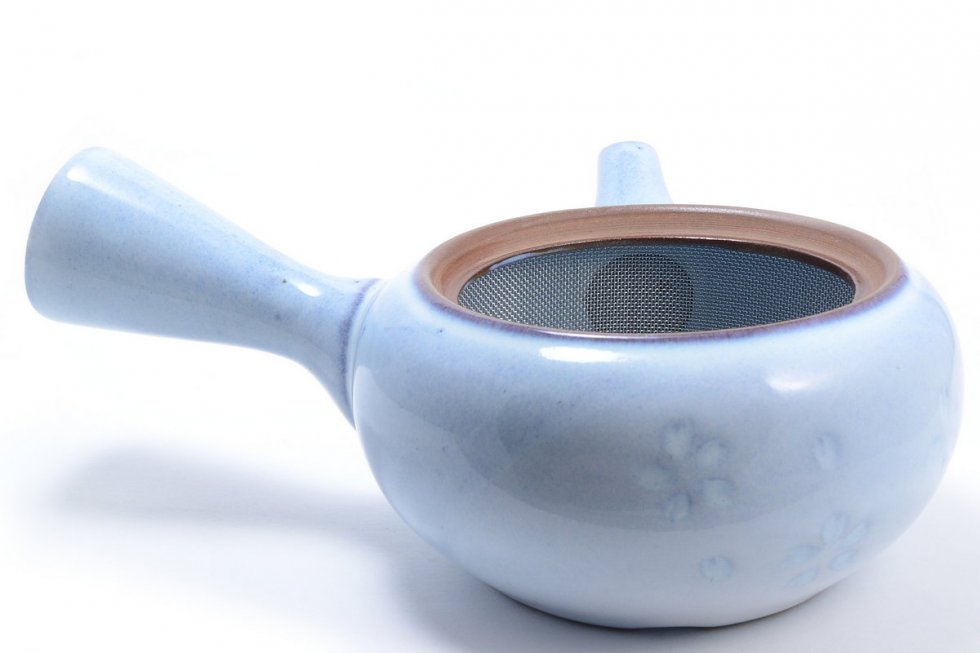 Чайник для японского чая, покрыт голубой глазурью