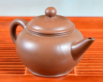 Чайник из исинской глины "Мей Хуа" 200 мл