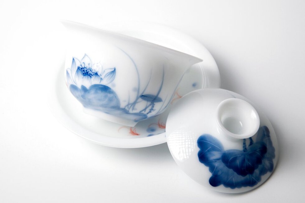 Фарфоровая гайвань, ручная роспись, 150 мл.