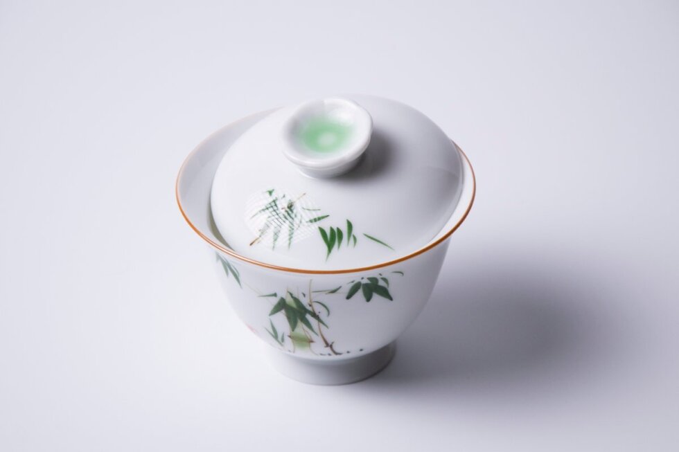 Фарфоровая гайвань с ручной росписью, 175 мл.