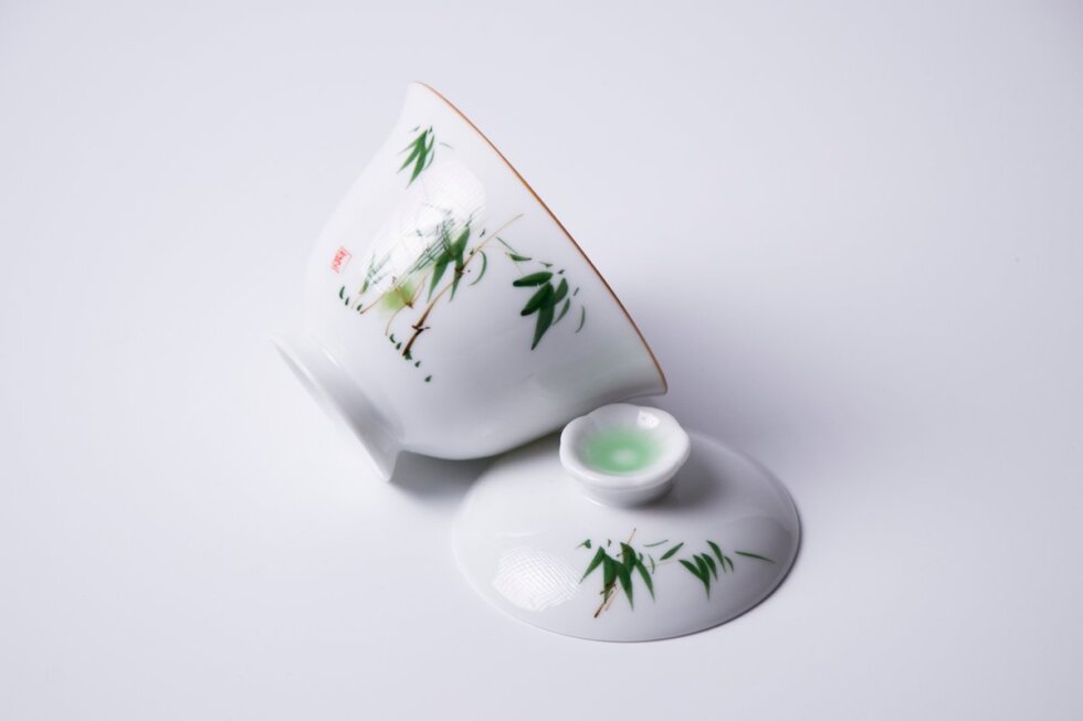 Фарфоровая гайвань с ручной росписью, 175 мл.