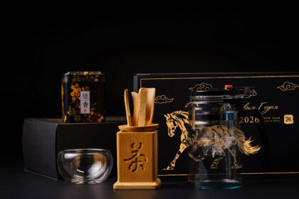 Подарочный набор (чай, типод, чашка, инструменты) D12