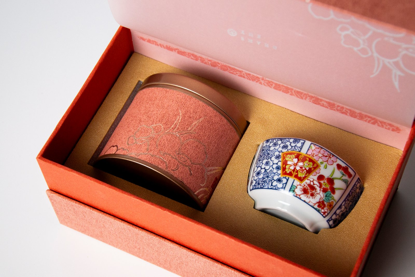 Подарочный набор «Пиала и чай» красный, К16 Подарочный набор "Пиала и чай" красный, К16