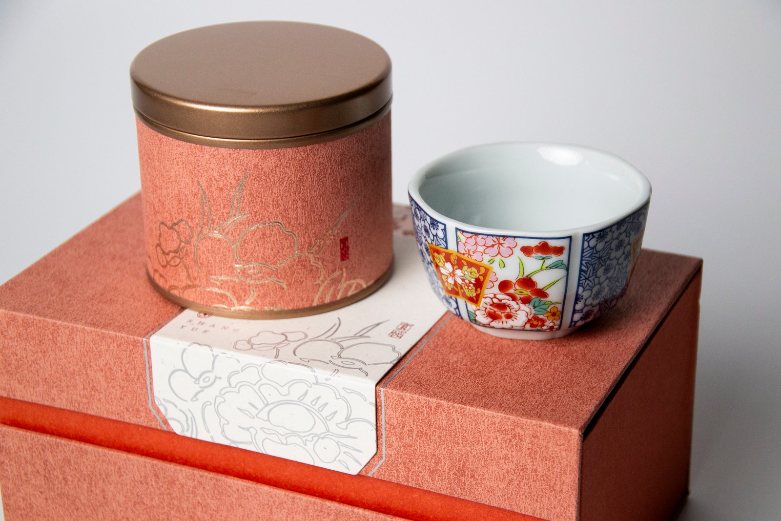 Подарочный набор "Пиала и чай" красный, К16